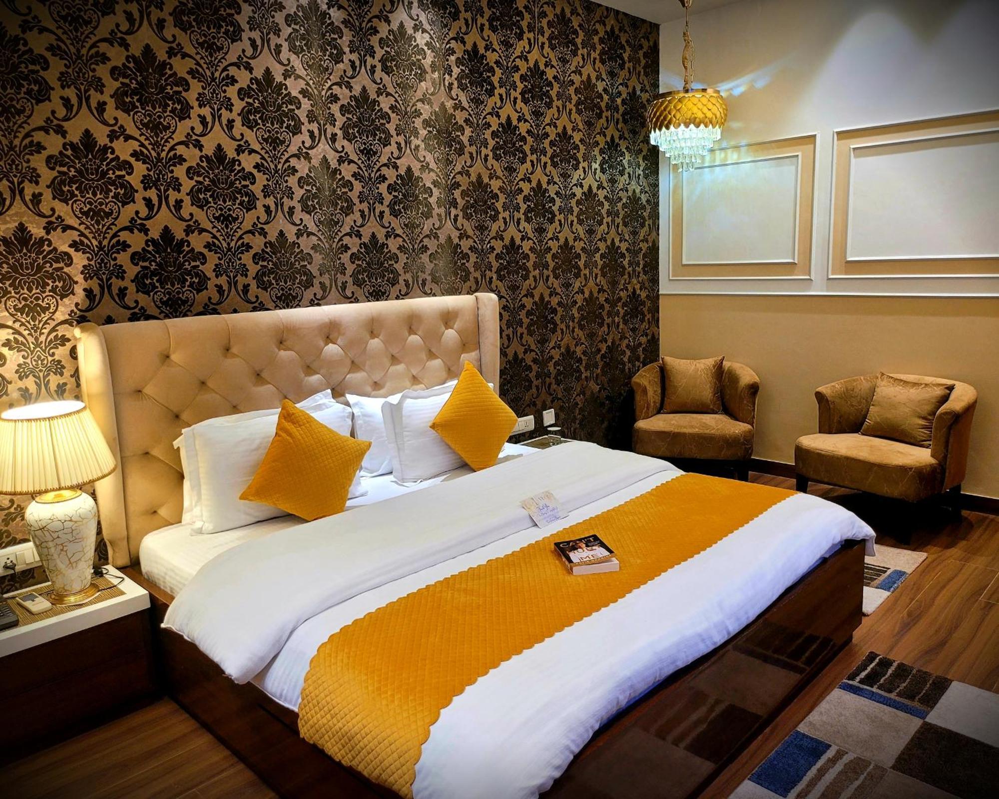Victorian Elegance Luxury Stays Amritsar Esterno foto